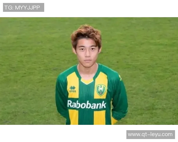 李明家族颜值爆表李嗣镕首秀进球姐姐赛后温馨祝贺